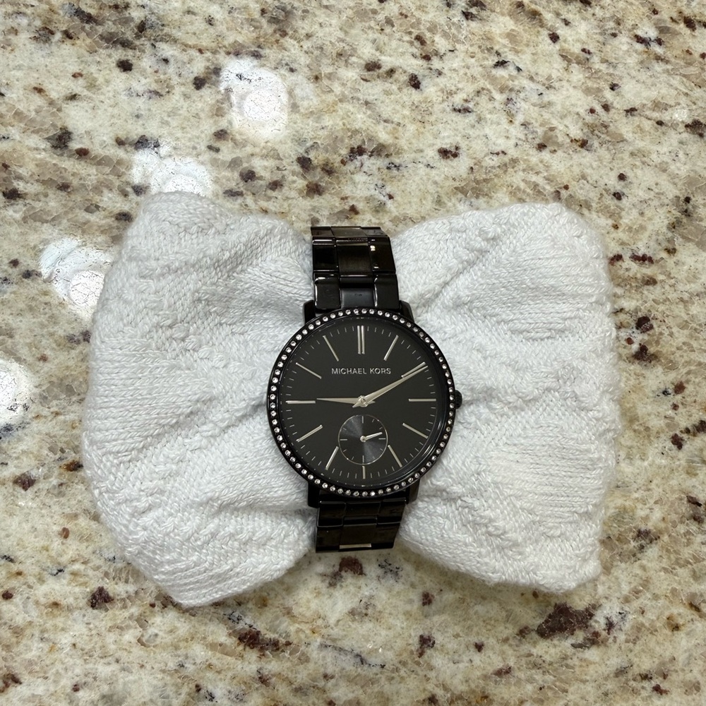 Michael Kors Jaryn Black-Tone Steel Watch with Crystal-Set Bezel. Model #3566